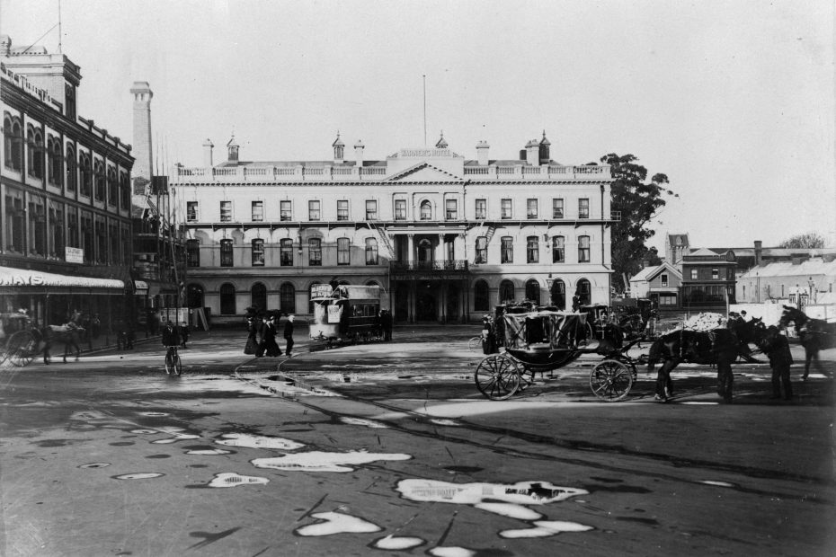 Warners Hotel, Cathedral Square, Christchurch, c. 1902